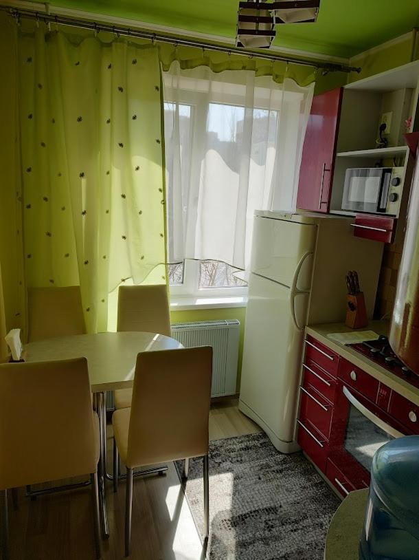 קריבוי רוג Апартаменти, Вул Космонавтів,29, Великий Смарт Tv , Преміум Підписки Youtube Та Онлайн-Кінотеатрів, Звітні Документи מראה חיצוני תמונה