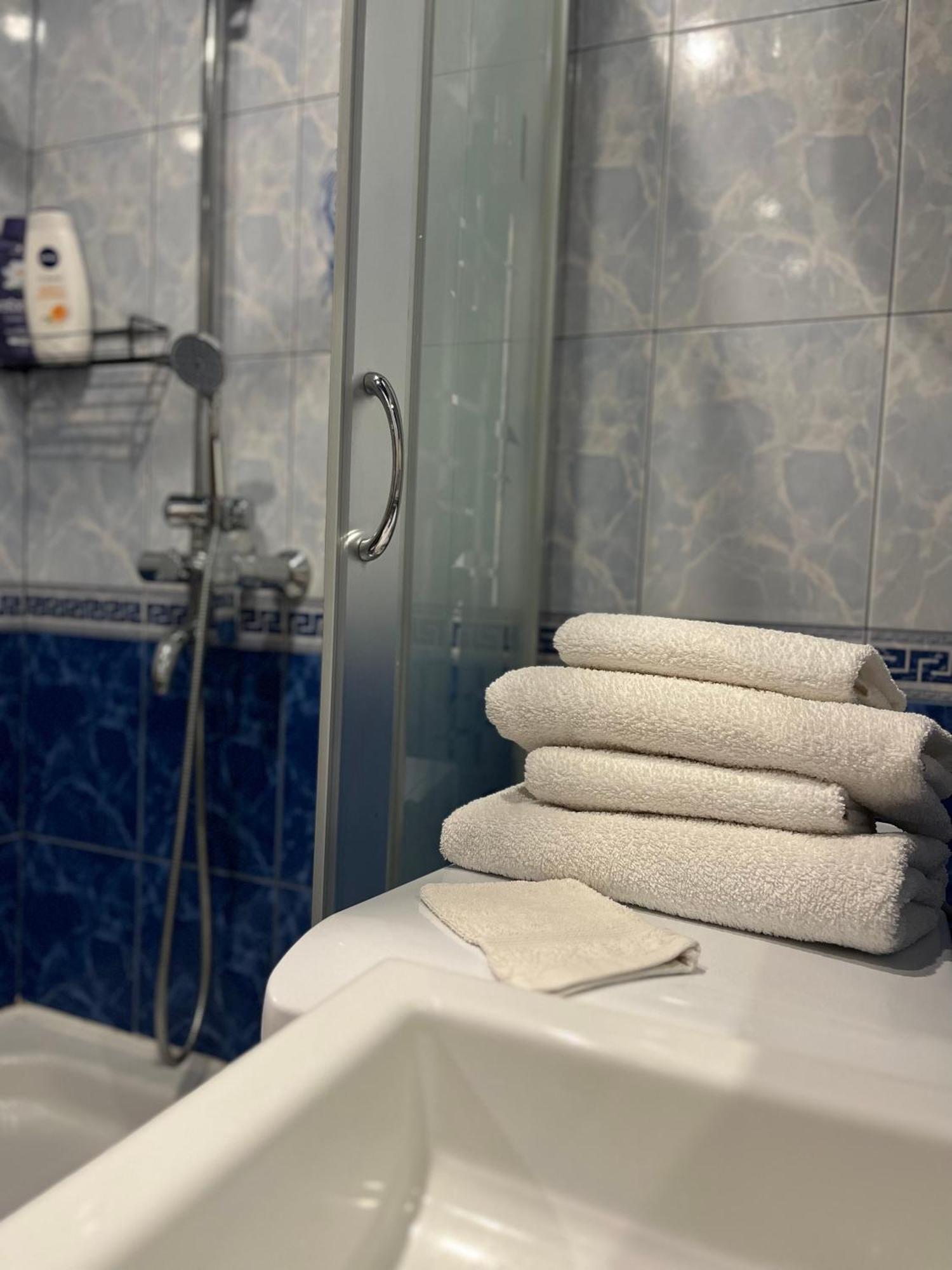 קריבוי רוג Апартаменти, Вул Космонавтів,29, Великий Смарт Tv , Преміум Підписки Youtube Та Онлайн-Кінотеатрів, Звітні Документи מראה חיצוני תמונה